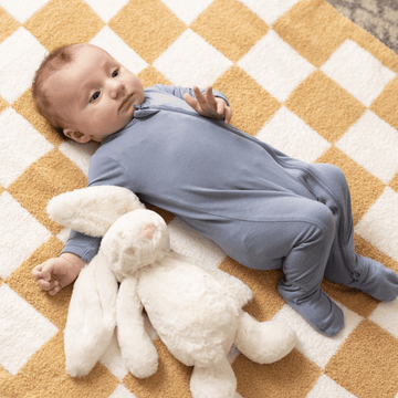 Stella Moon Blankets Are Back in Stock